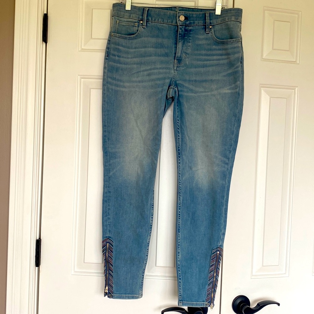 WHBM ankle skinny Jeans, size 10, zipper at ankle, great condition